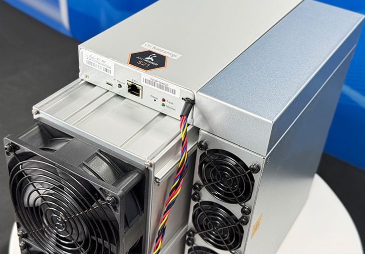 Antminer S21 controller and cooling fans close-up