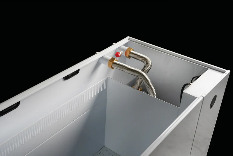 C6 tank interior and coolant circulation pipes