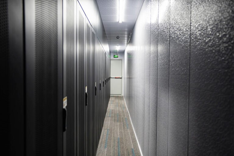 AP-HC40-M240 Datacenter-Style Layout